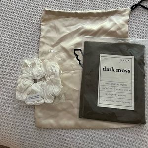 VELA modal hijab. Comes with dust bag and a scunchie hair tie